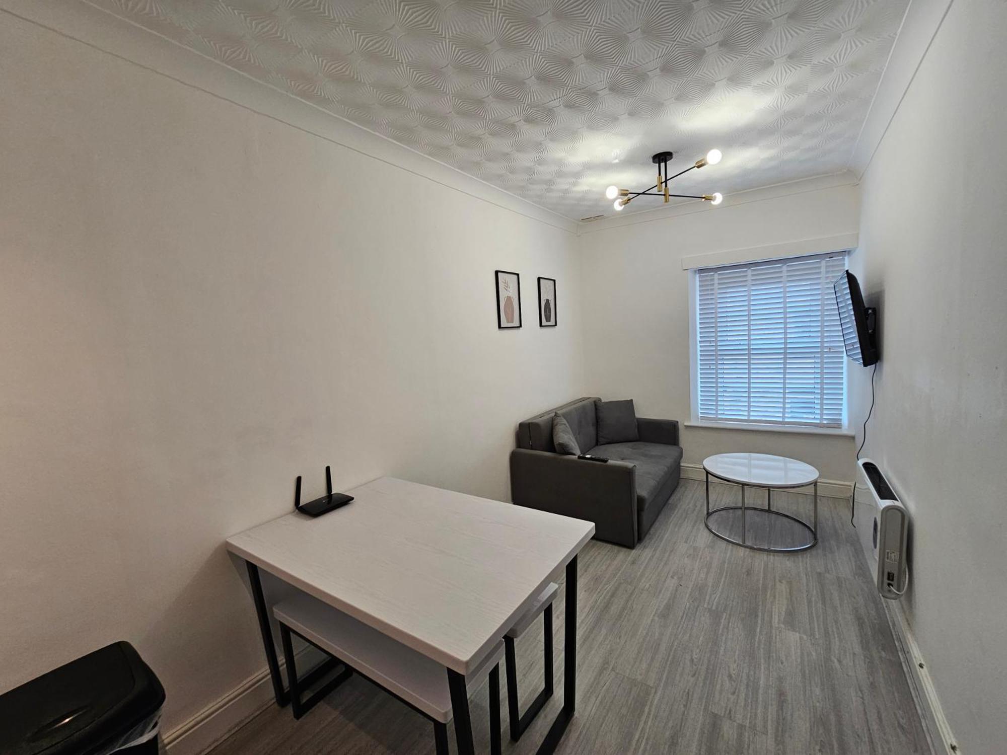 Modern & Stylish 1 Bedroom Flat In Bridgend Town 외부 사진