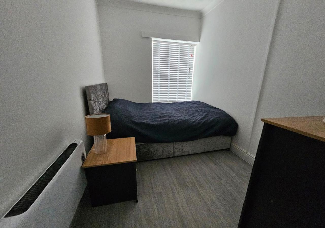 Modern & Stylish 1 Bedroom Flat In Bridgend Town 외부 사진